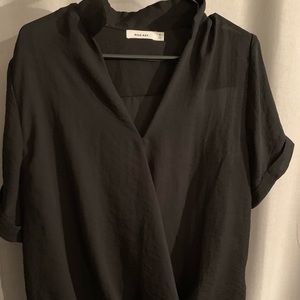 Black drap shirt. Size medium. $10